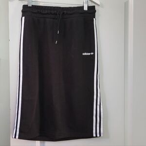 Adidas skirt with slit. Black, S